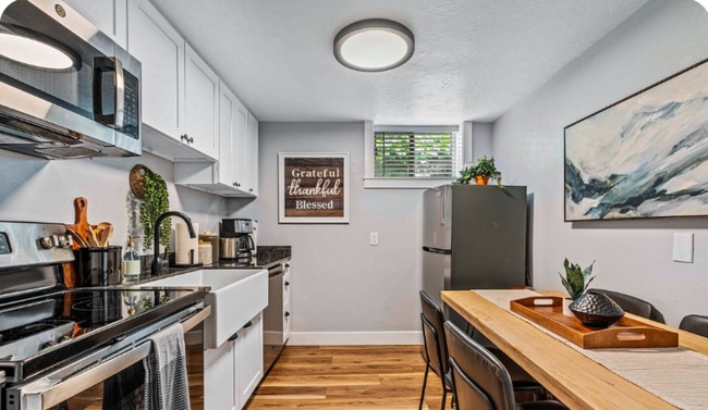 Photo - 444 N Oakley St