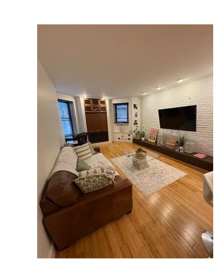 Building Photo - 228 Commonwealth Ave Unit 2R Rental