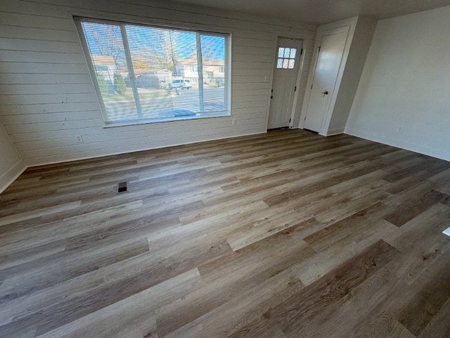 Photo - 8401 Peakview Dr