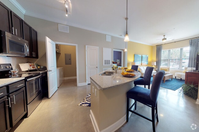 2BR, 2BA - Savannah