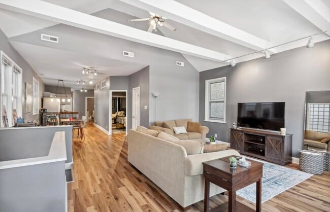 Photo - 2062 N Damen Ave Unit 2