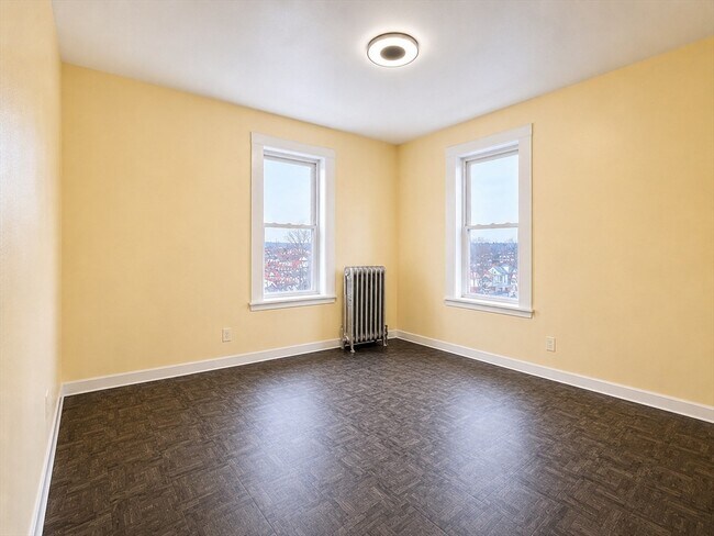 149 Essex St Unit 2L
