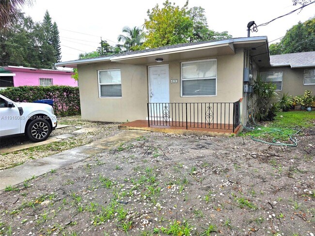 Photo - 422 NE 166th St Unit 422