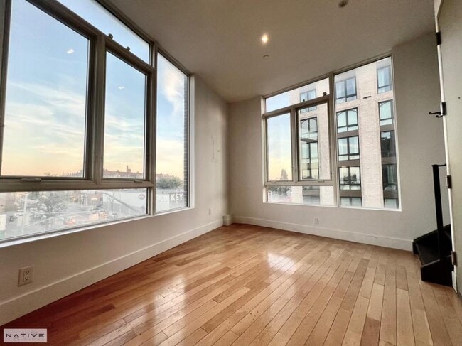 Building Photo - 3 bedroom in Brooklyn NY 11222 Unit PH