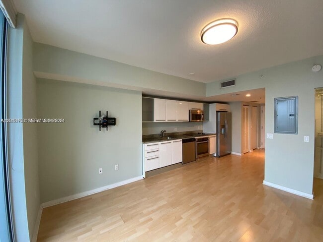 Photo - 185 SW 7th St Unit 3306