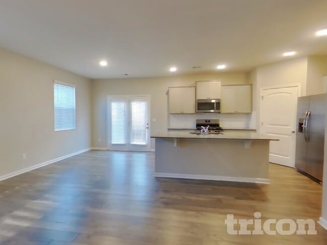 Photo - 864 Bentley Dr