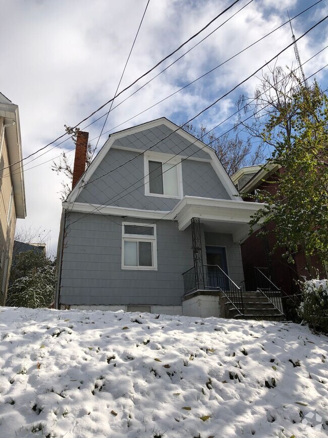 Building Photo - 3 Bedroom House In Clifton Near UC's Campus