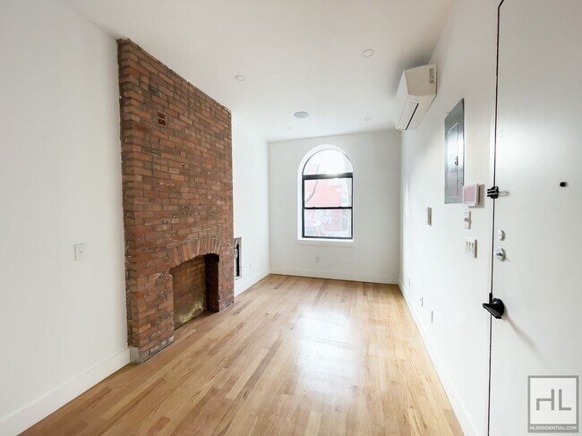 Photo - Amazing 4-Bed 3-Bath East Village Apartmen... Unit 1B