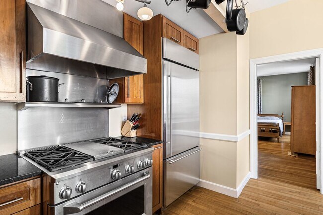 Photo - 370 Thayer St Unit 4