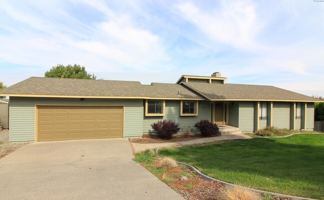 Large 5 Bed/3 Bath Home in Kennewick - Large 5 Bed/3 Bath Home in Kennewick