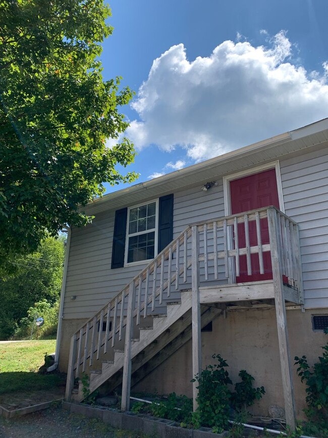 Photo - 718 Poplar Grove Rd