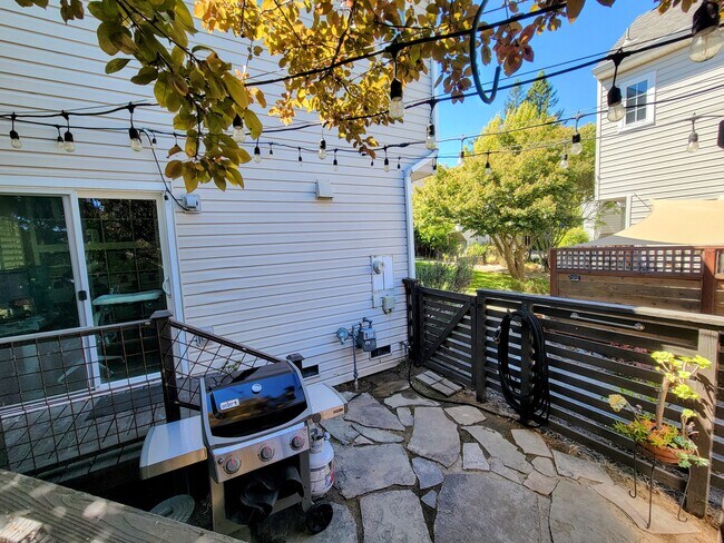 Photo - 120 Golden Ridge Ave