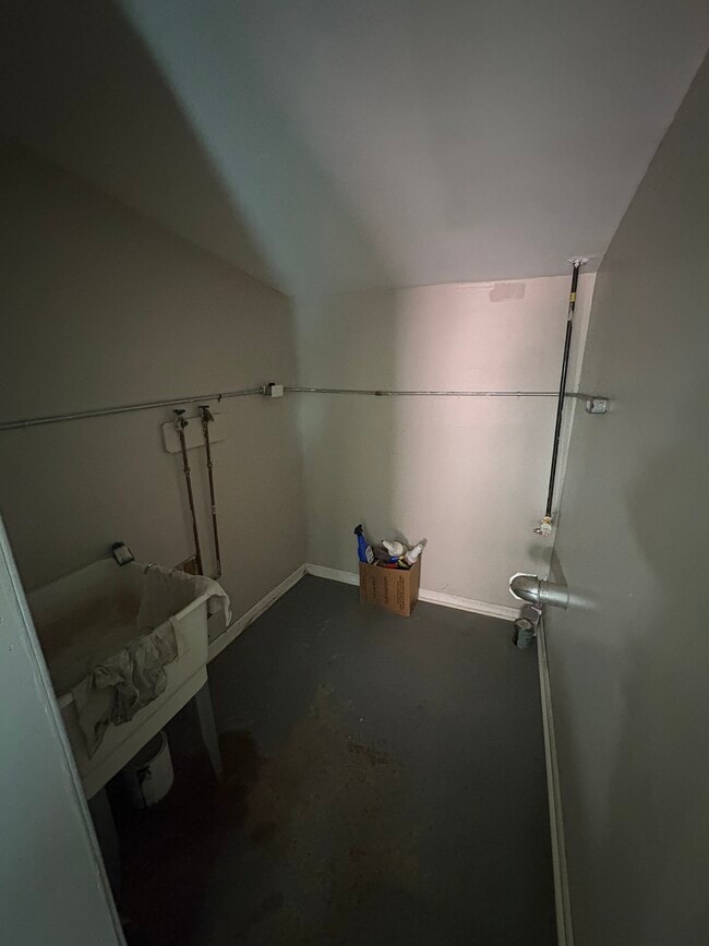 Building Photo - 3453 165th St Rental