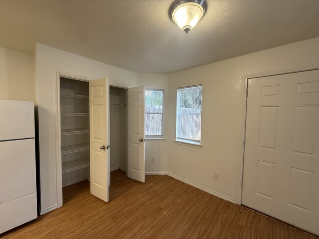 Photo - 127 Cedargrove