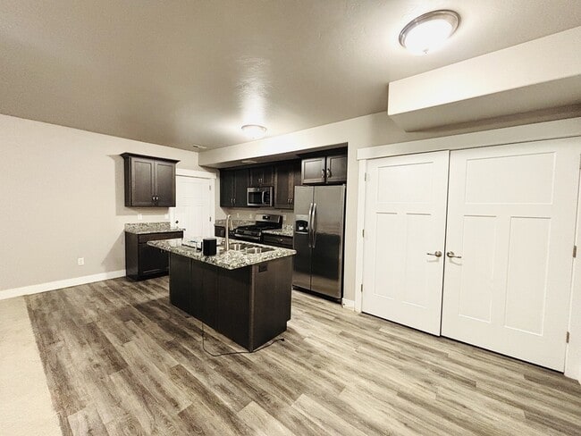 Photo - 11528 4055 W