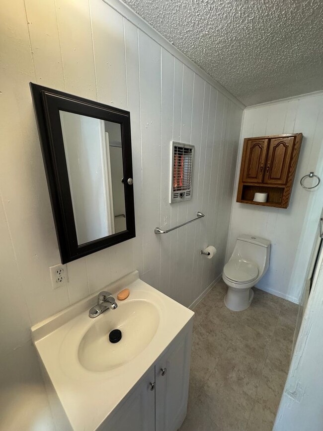 Photo - 739 Iberis Rd S