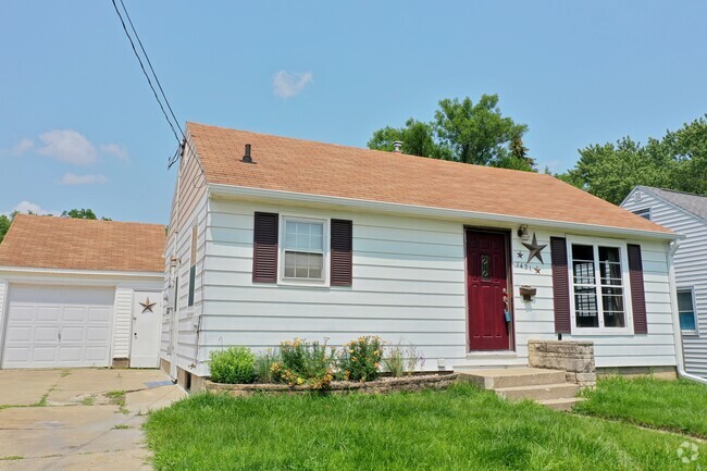 Building Photo - 1421 3rd St NE Rental