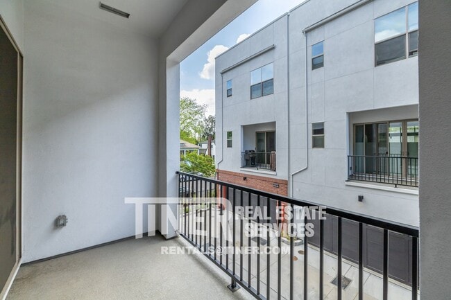 Photo - L32 East Sacramento Home