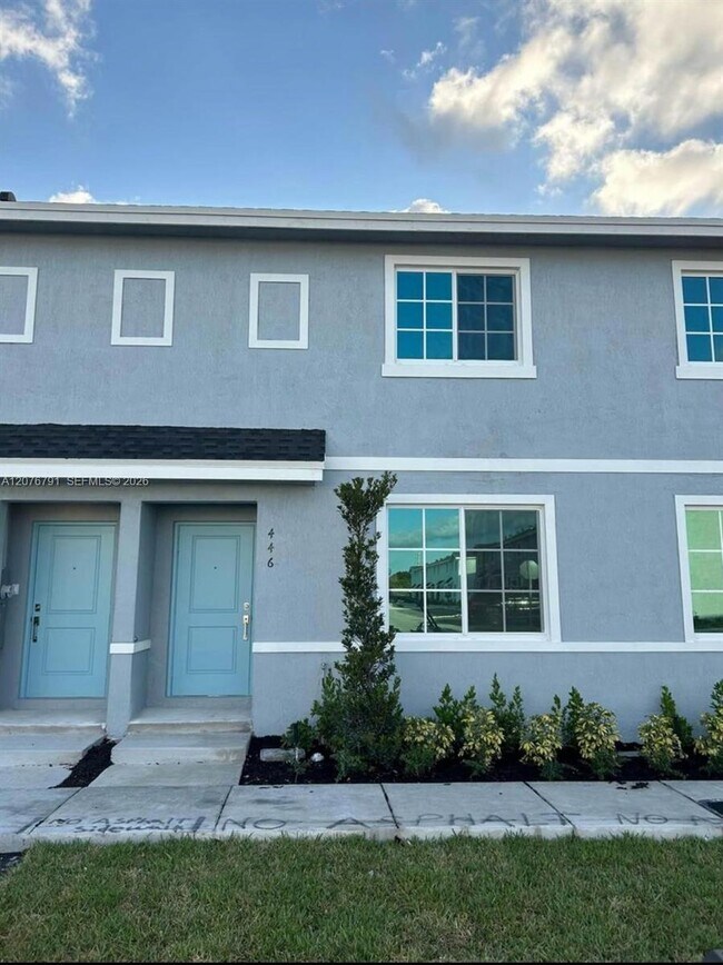 446 NW 11th St