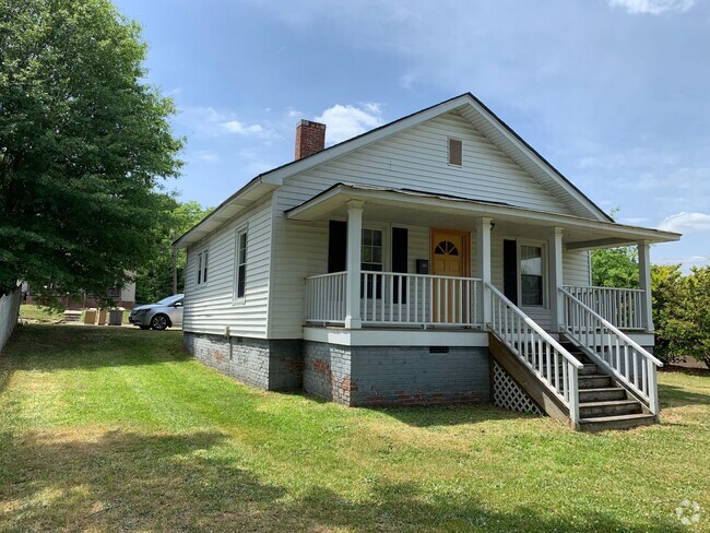 Building Photo - Must see this Adorable 2 bedroom 1 bath ho... Rental