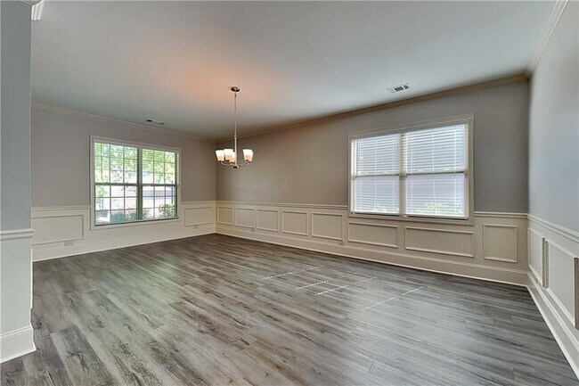 Photo - 5145 Roseman Trail