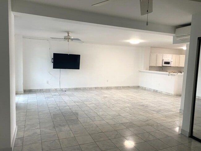 Photo - 2601 S Roosevelt Blvd Unidad 102A