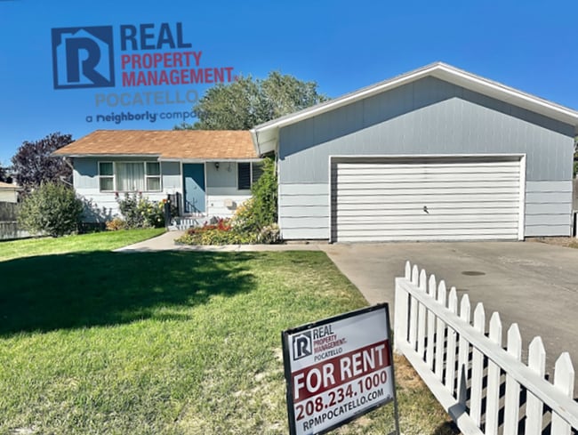 Building Photo - 4 Bedroom 2 Bath - 2 Car Garage House - Do...