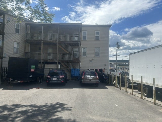 Building Photo - 754R Aiken Ave Unit 11 (2R)