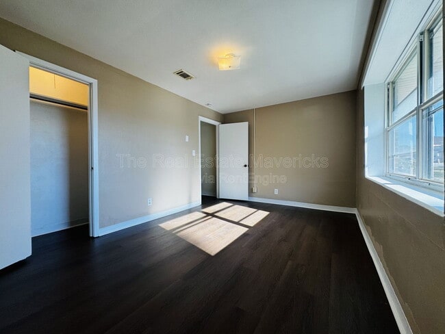 Photo - 5601 Belaire Dr