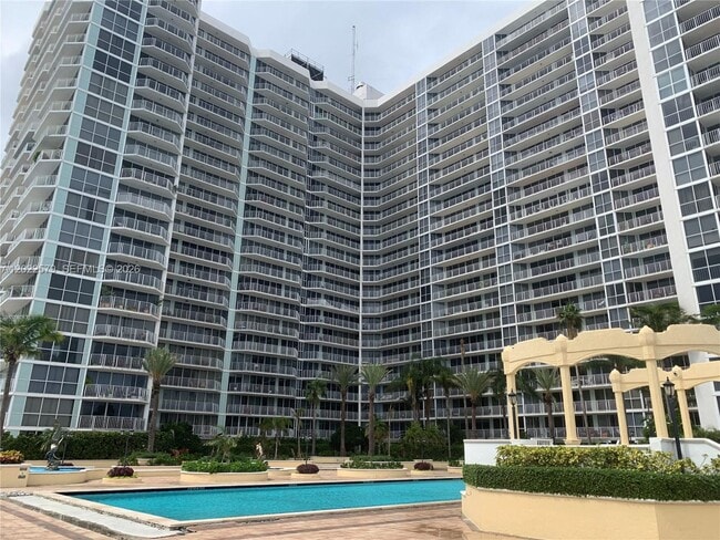 Building Photo - 7601 E Treasure Dr Unit 2104