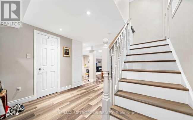 Photo - 214 Stonemanor Ave