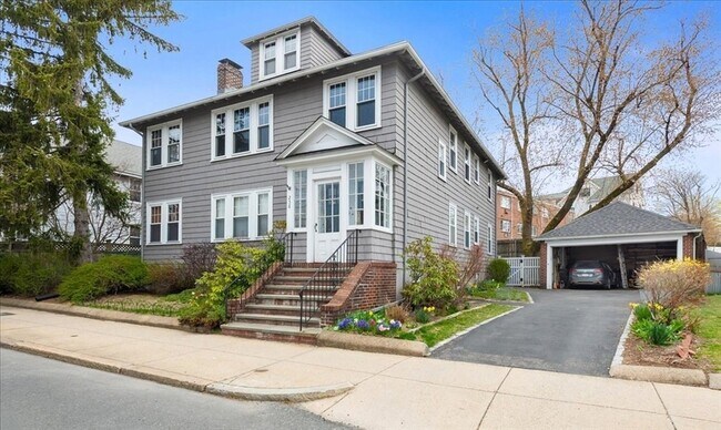 Building Photo - 256 S Huntington Ave Unit 2