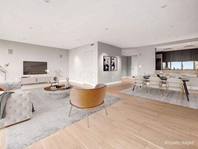 Photo - 1 Miranova Pl Unit 720