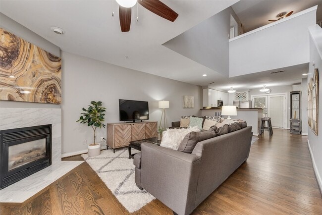 Photo - 3922 Gilbert Ave Unit 220