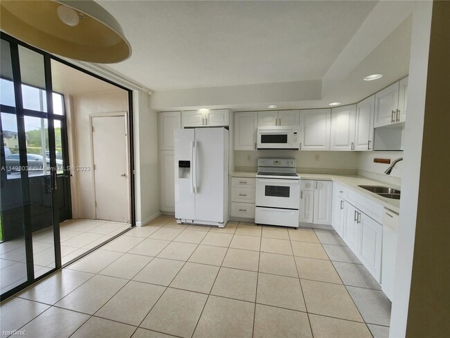 Photo - 3 br, 2 bath House - 8520 SW 133rd Avenue ...