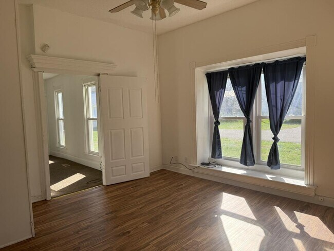 Photo - 211 W Main St