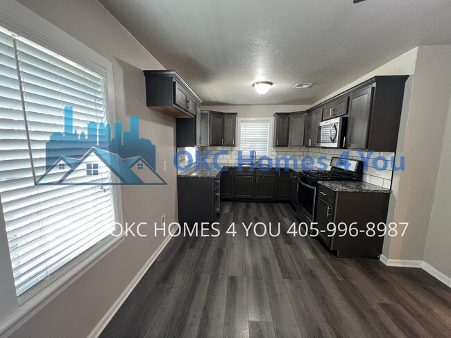 Photo - Save $300!  Contemporary 2 Bed Near I-44!