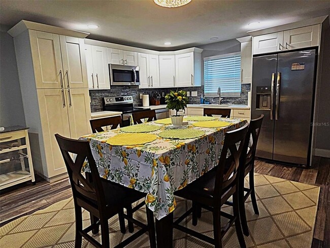 Photo - 5105 Tangerine Ave S