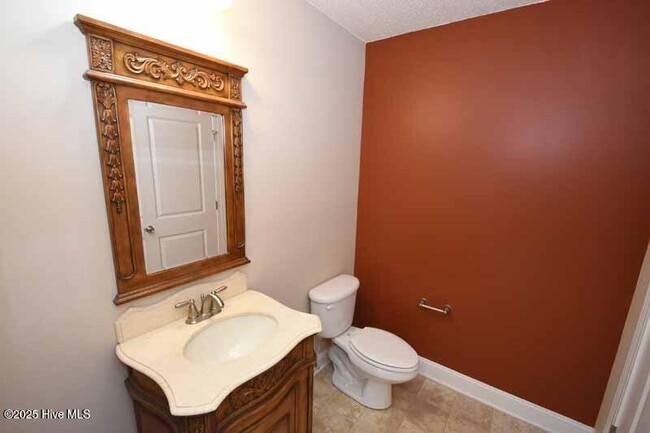 Photo - 104 Chandler Dr