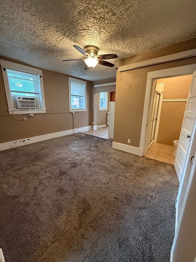 201 E 2nd St Unit 3