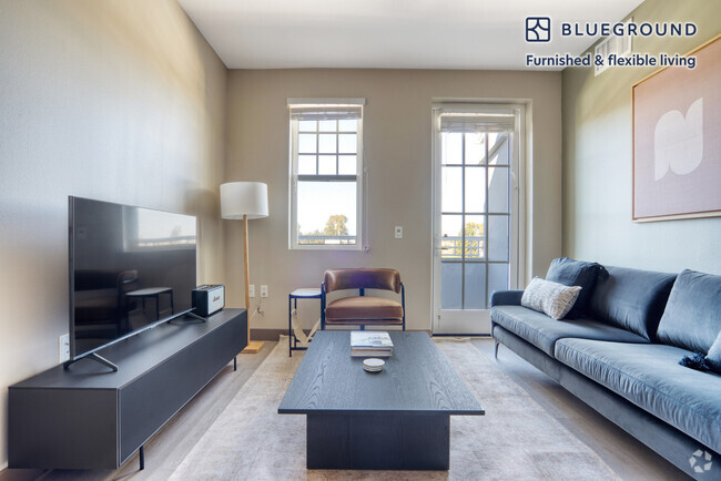 Building Photo - 920 Bayswater Ave Rental