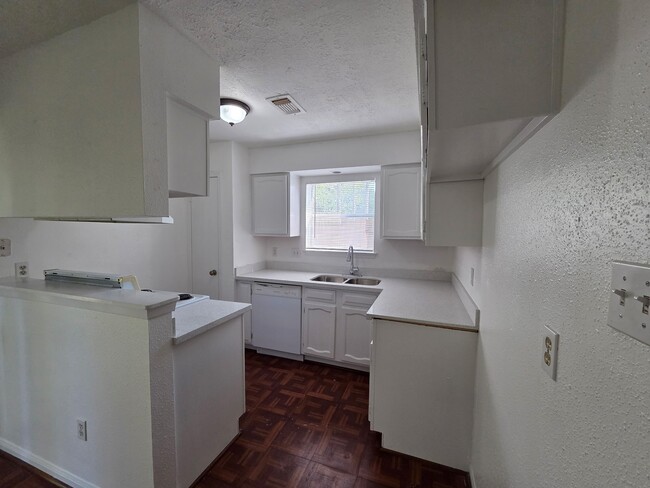 6519 La Violetta Dr