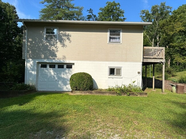 Photo - 4 Bedroom, 2 Bathroom House