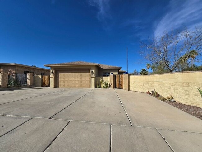 Building Photo - Beautiful East Side Home!!! Won't Last!! Must See!!