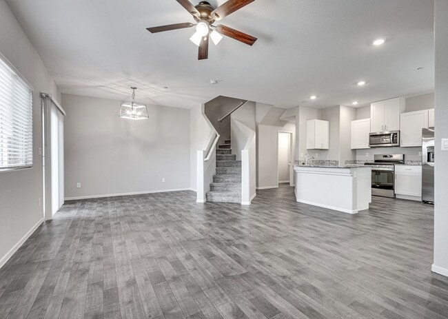 7575 Emerald Stars St