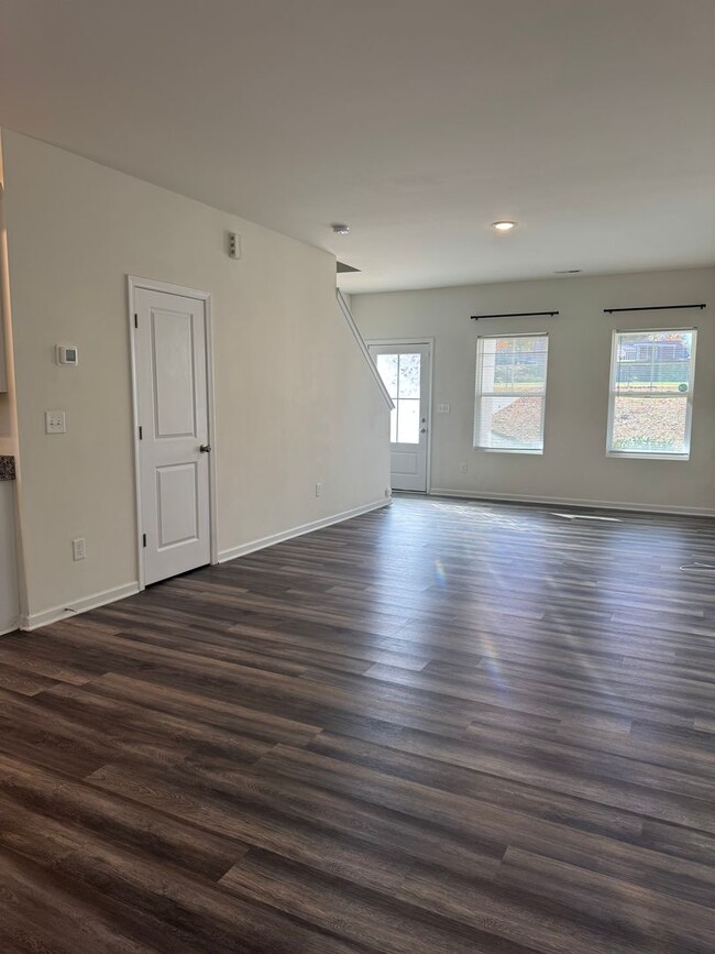 Photo - Beautiful 3-Bedroom Home Near Downtown Sta...