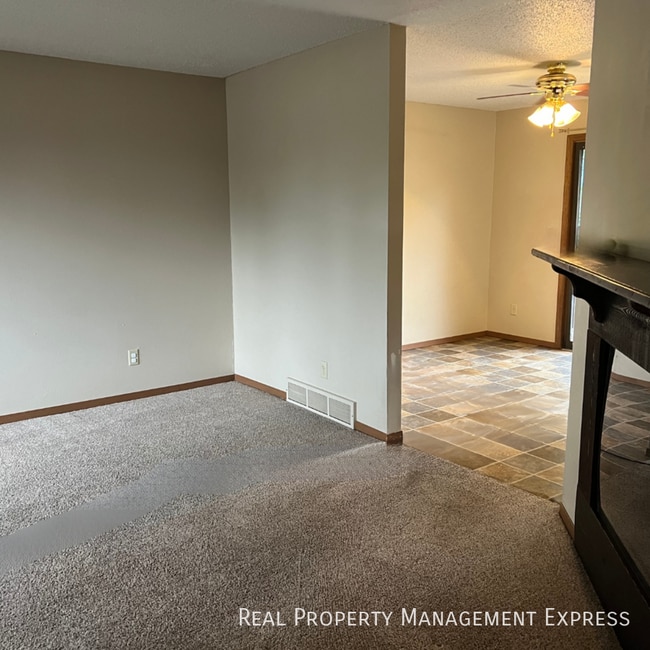 Photo - 3 Bedroom 2.5 Bathroom side-by-side duplex with lots of updates