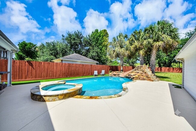 Photo - 1810 Blue Water Bay Dr