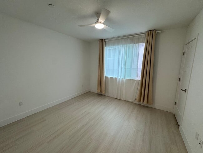 Photo - 9887 MacArthur Blvd