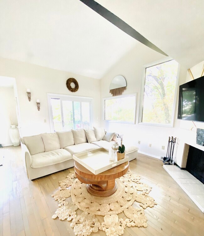 Photo - 2415 Maryland Ave